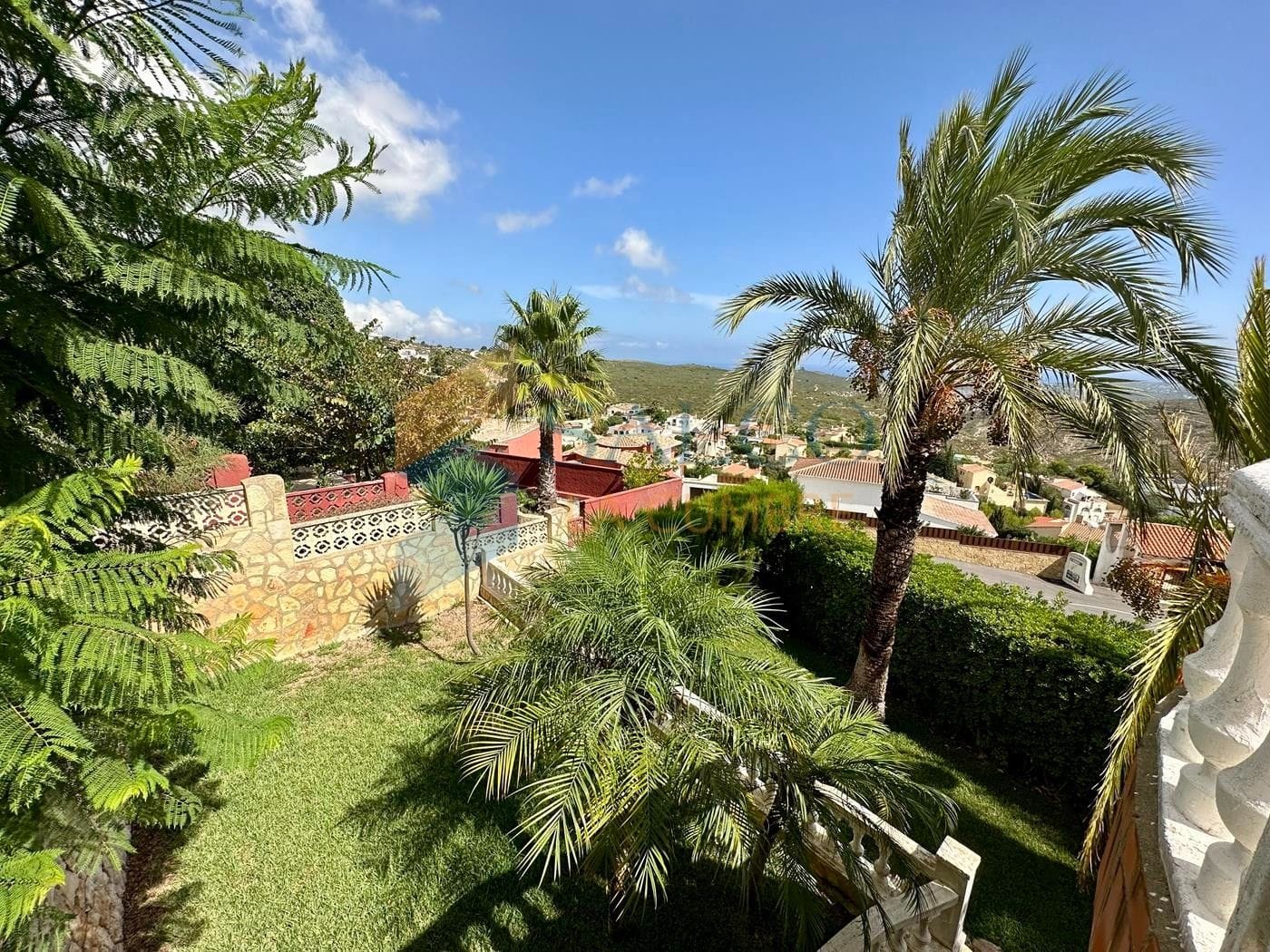 Villa met zwembad, tuin en uitzicht op zee in Cumbre del Sol