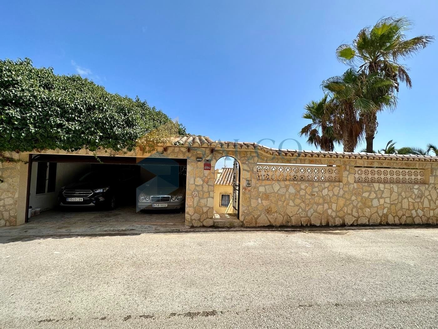 Villa met zwembad, tuin en uitzicht op zee in Cumbre del Sol
