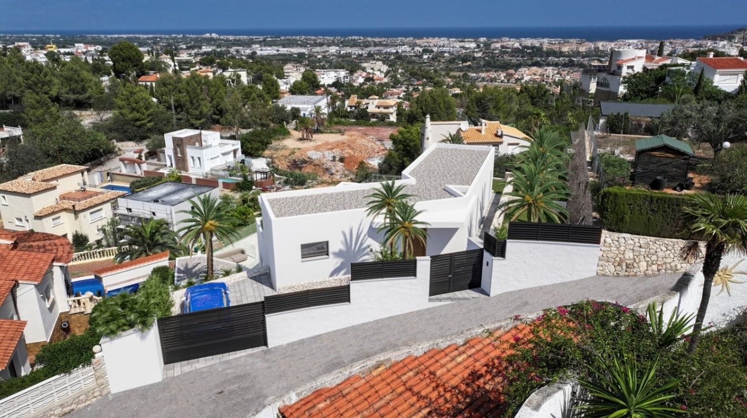 Villa Moderna en Construcción con Vistas al Mar en Dénia