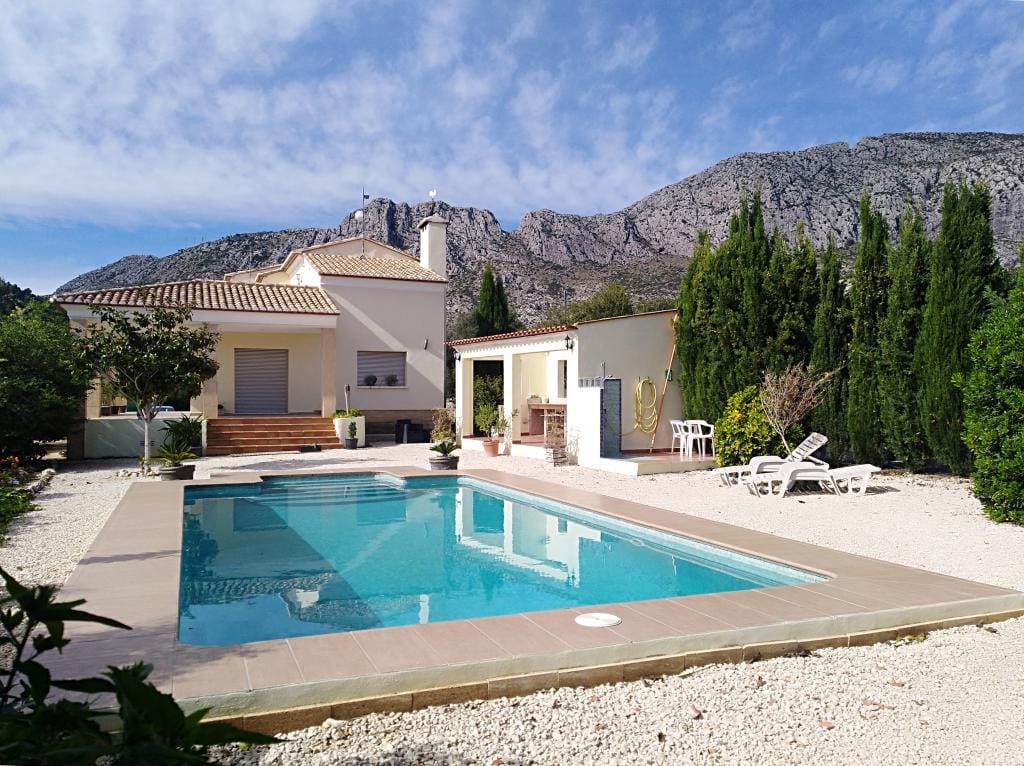 CHALET EN VENTA EN BENIARBEIG
