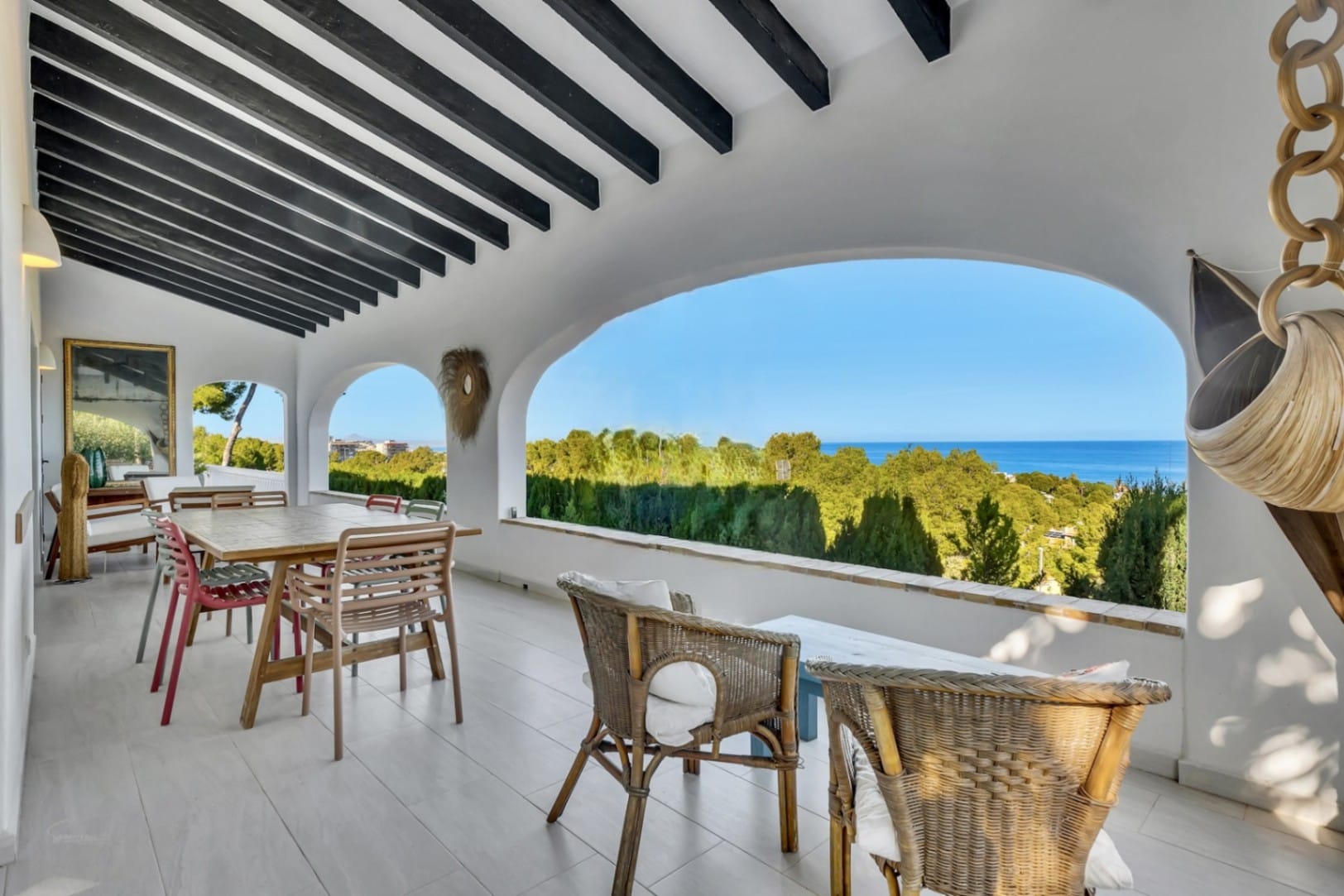 Excepcional villa de 3 dormitorios y piscina y vistas al mar en Denia