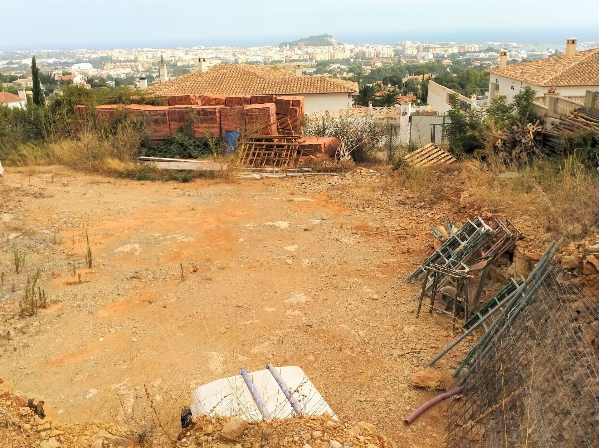 Parcela urbanizable plana en Denia