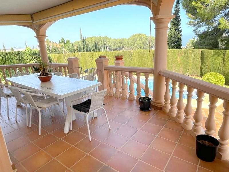 Belle villa à Denia avec vue sur la mer et le Montgó