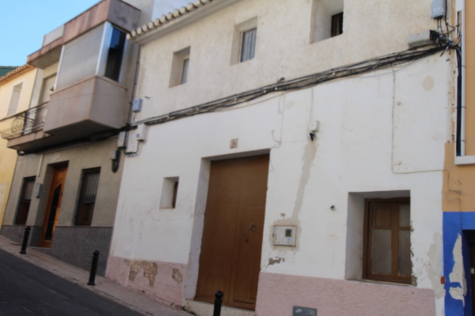 CASA DE PUEBLO EN EL CASCO ANTIGUO