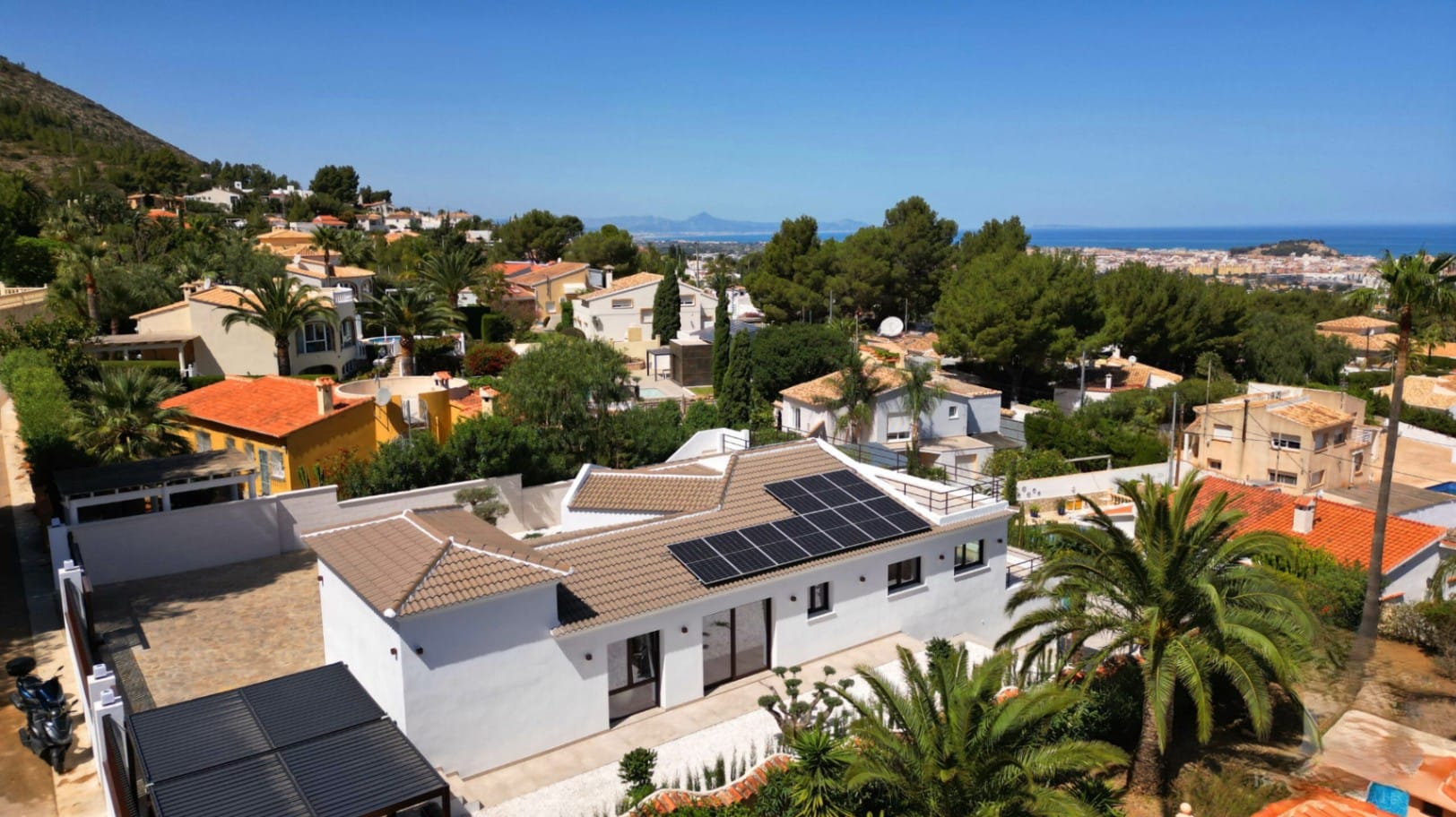 Villa mit 4 Schlafzimmern in Denia, Montgó