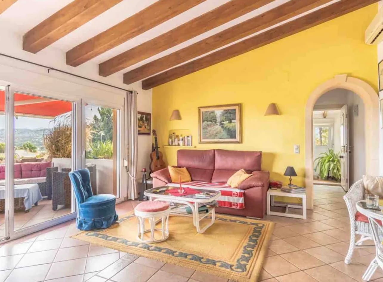 Villa in Moraira with Sea Views and walking distance to the beach