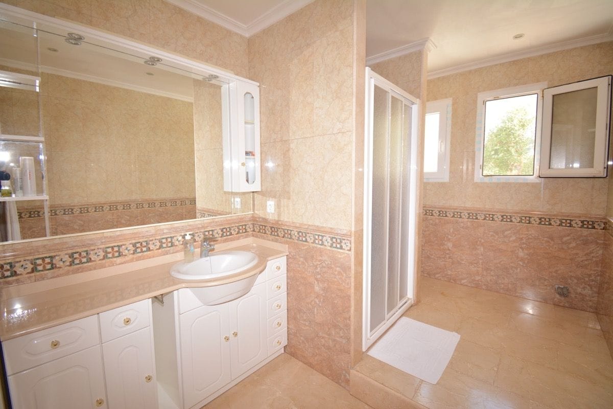 Villa en venta en Denia zona montgo