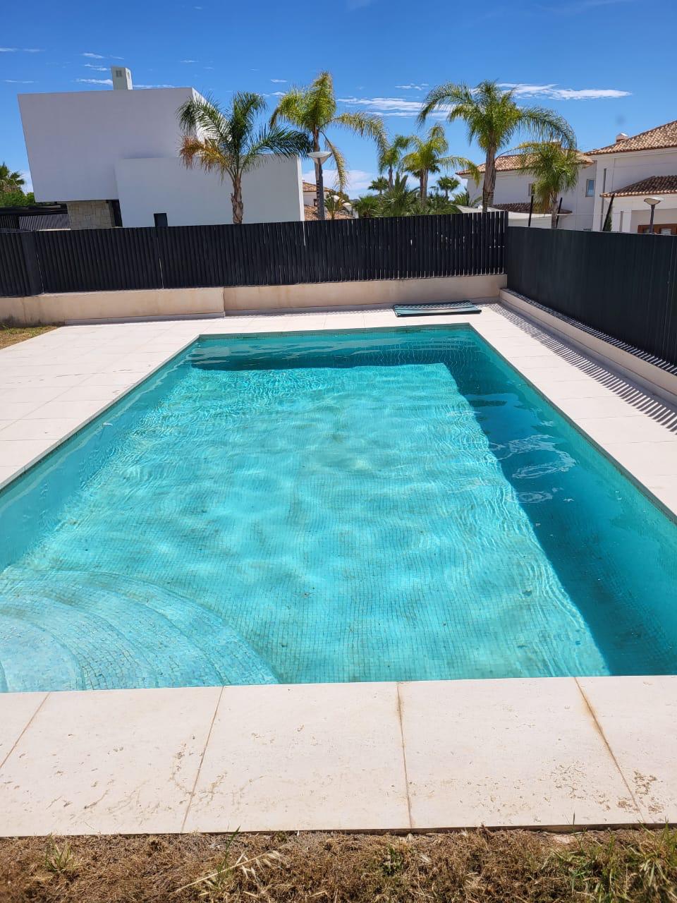 Villa a la venta con 4 habitaciones y piscina en Finestrat, Sierra Cortina