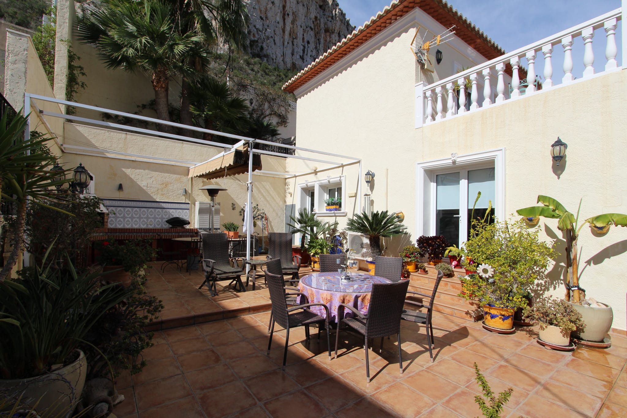VILLA CON VISTAS IMPRESIONANTES AL MAR