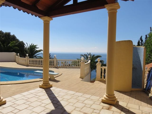 CHALET EN BENISSA 1ª LINEA