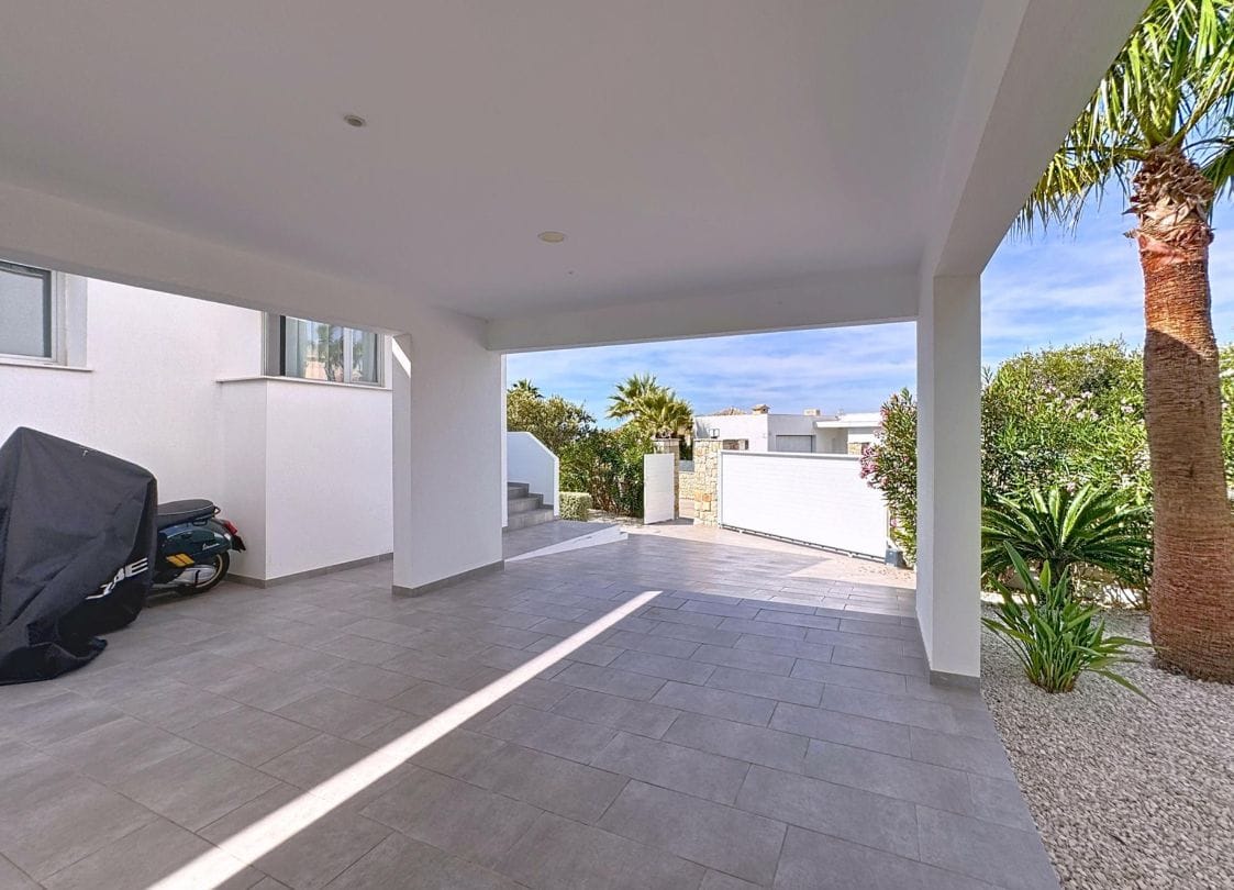 Villa moderne de 3 chambres avec vue sur la mer à Moraira