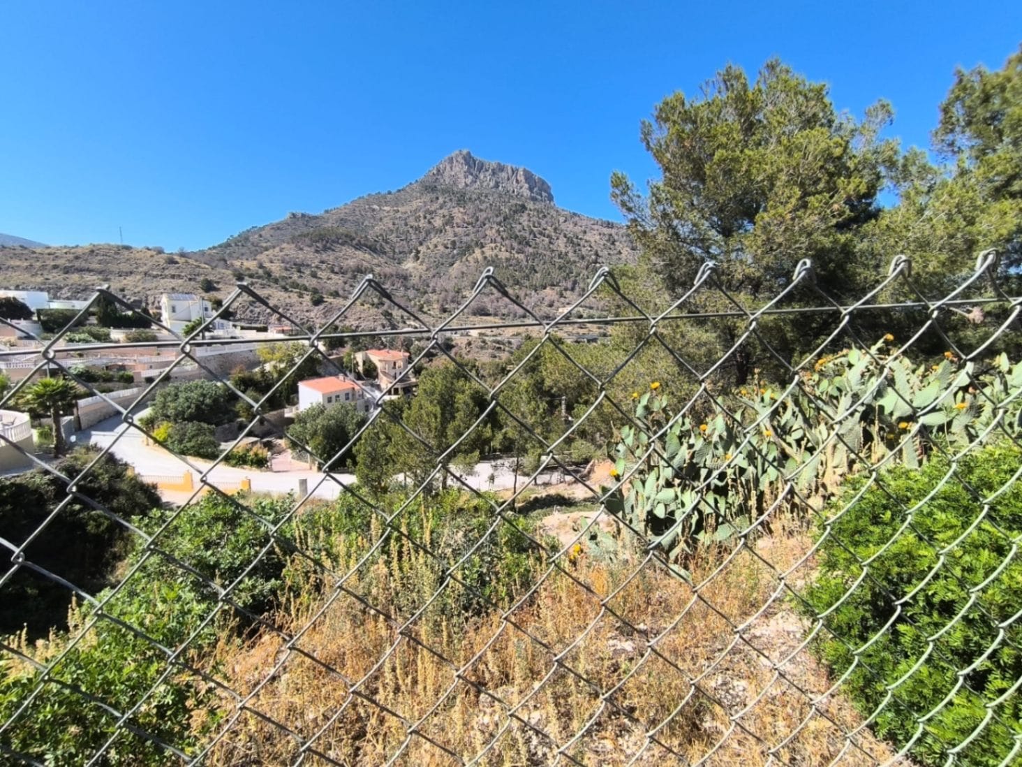 Parcela en calpe con vistas a la montaña...