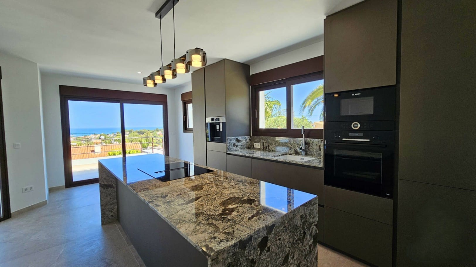 Villa mit 4 Schlafzimmern in Denia, Montgó
