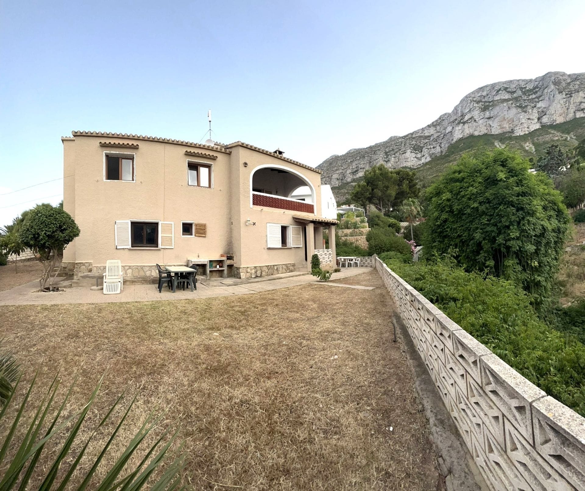 Chalet con vistas al mar en Denia