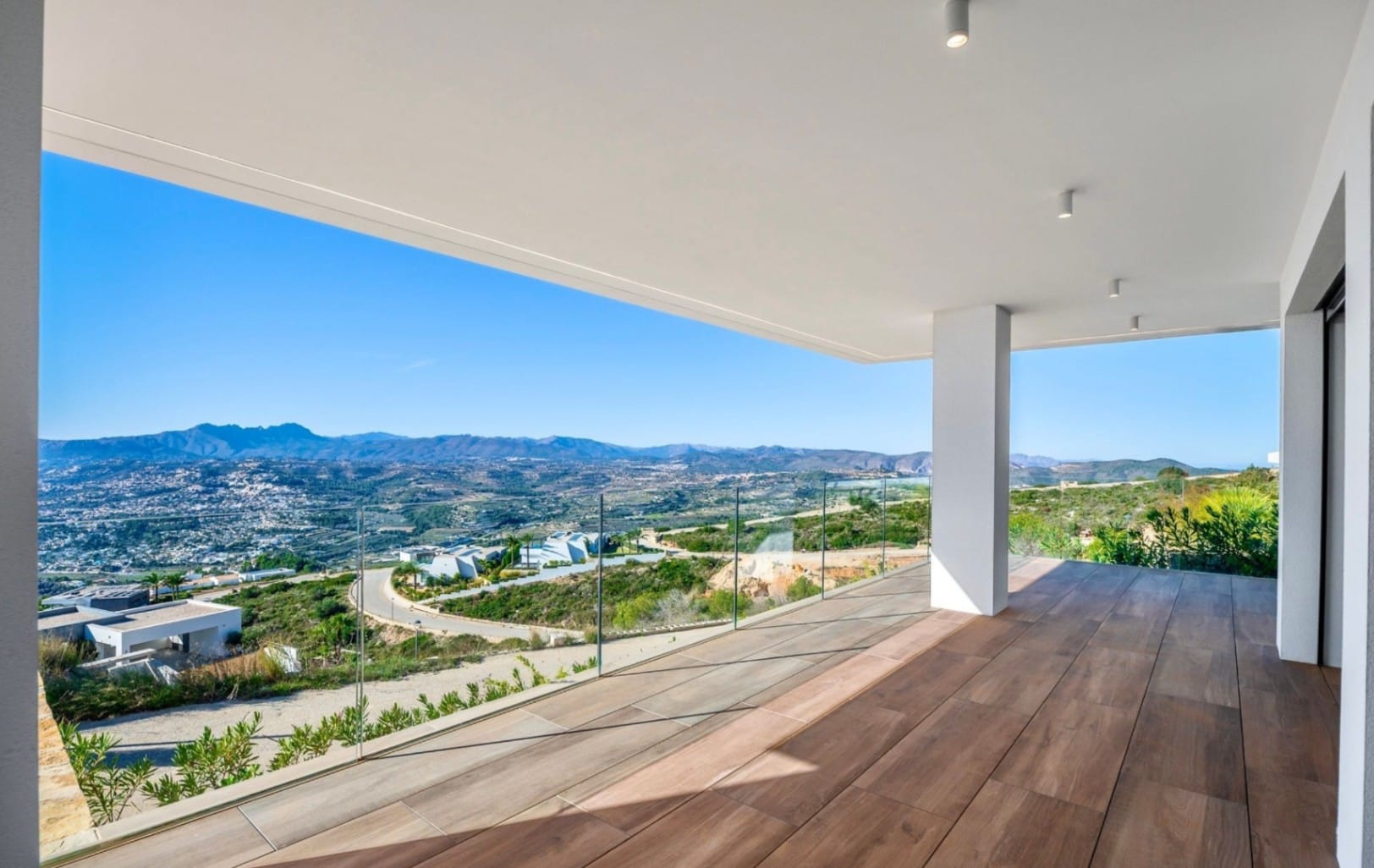 Luxe villa in Moraira met panoramisch uitzicht op zee