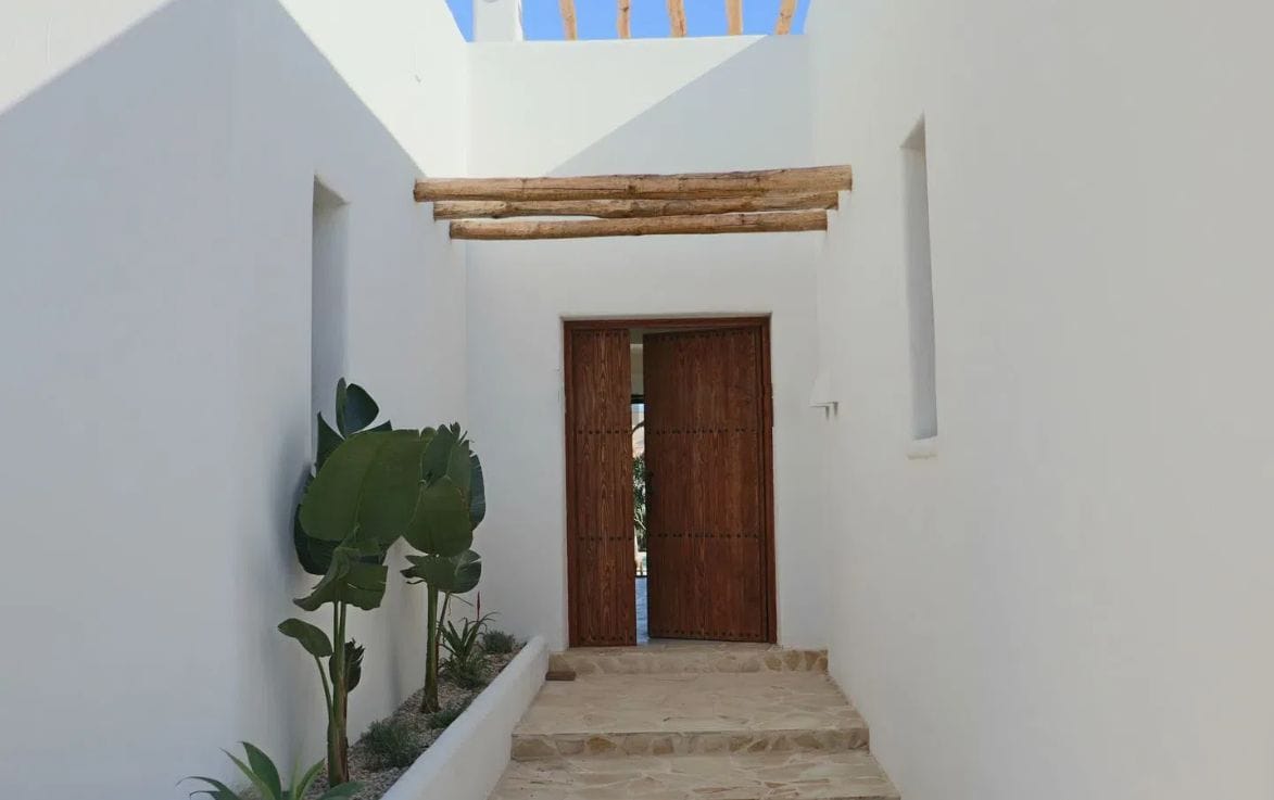Villa de estilo Ibiza en una sola planta en Jávea – Balcón al Mar
