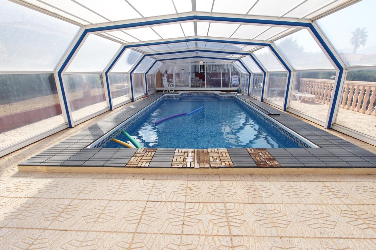 VILLA SPACIEUSE ET SPACIEUSE À CALPE