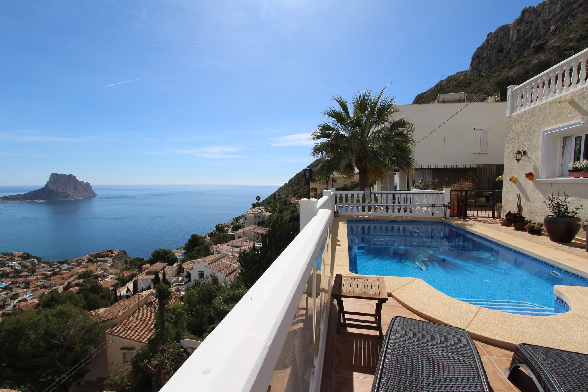 VILLA CON VISTAS IMPRESIONANTES AL MAR