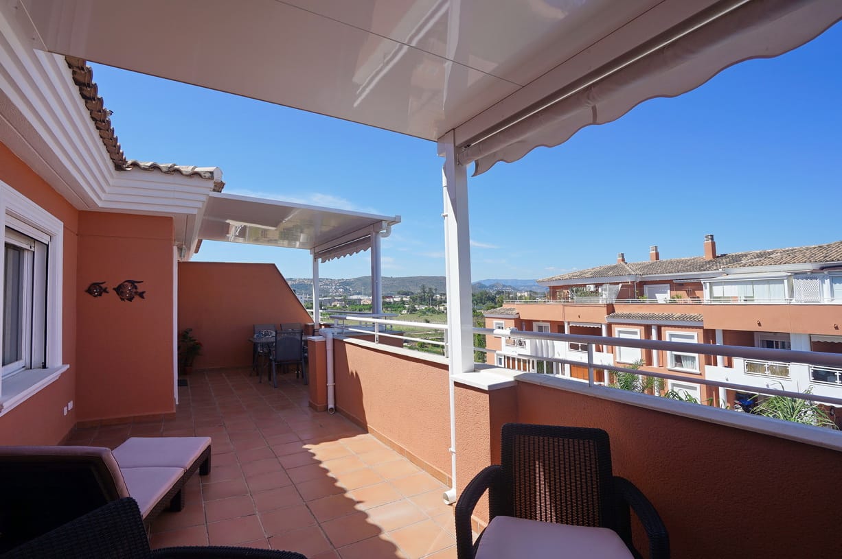 Penthouse appartement met uitzicht op de bergen