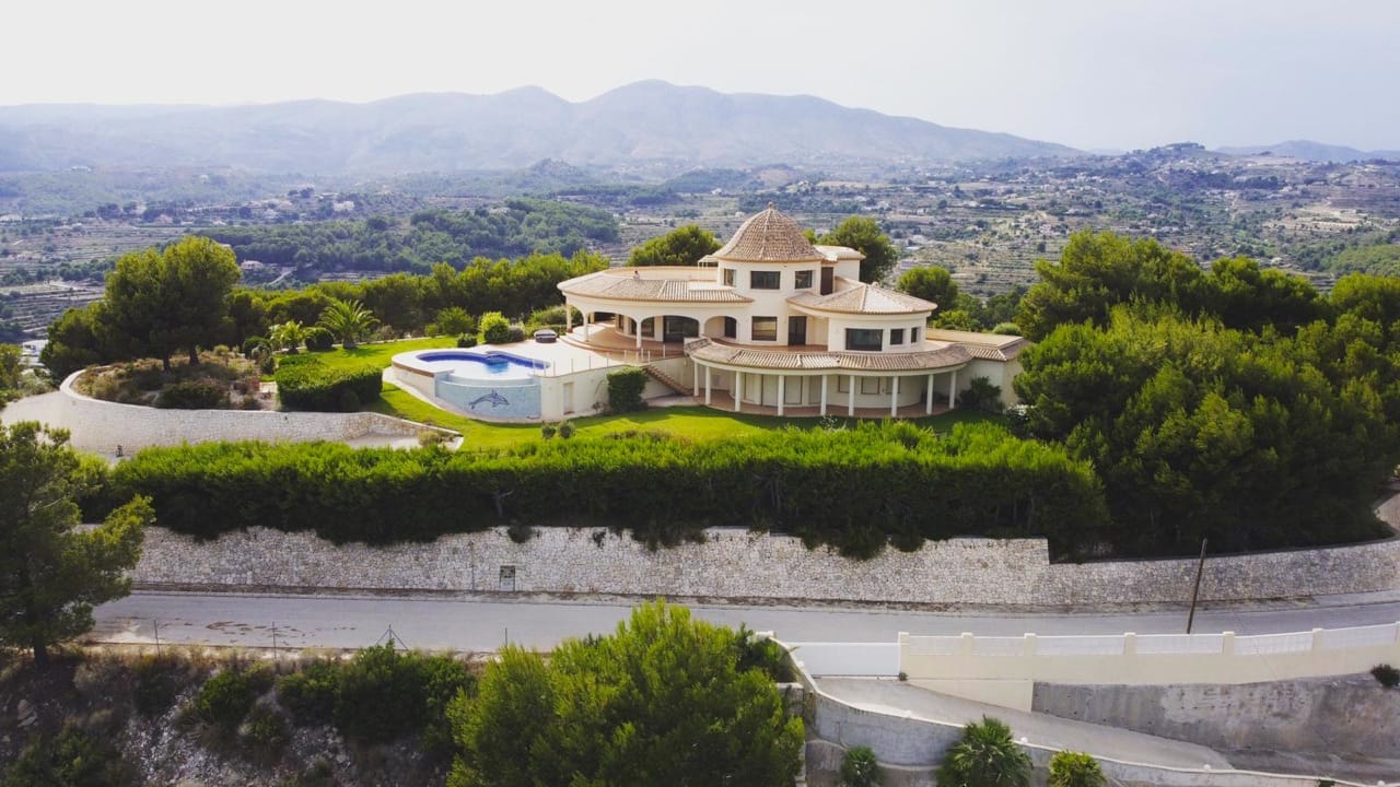 ESPECTACULAR VILLA EN CALPE