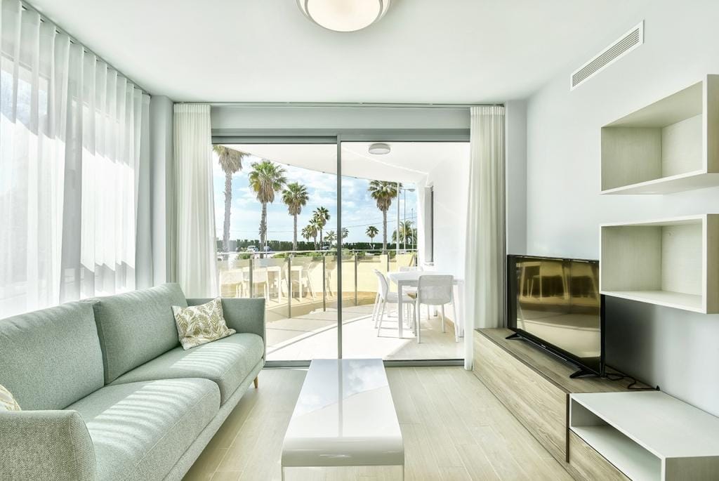 APARTAMENTO DE RECIENTE CONSTRUCCIÓN CON VISTAS AL MAR