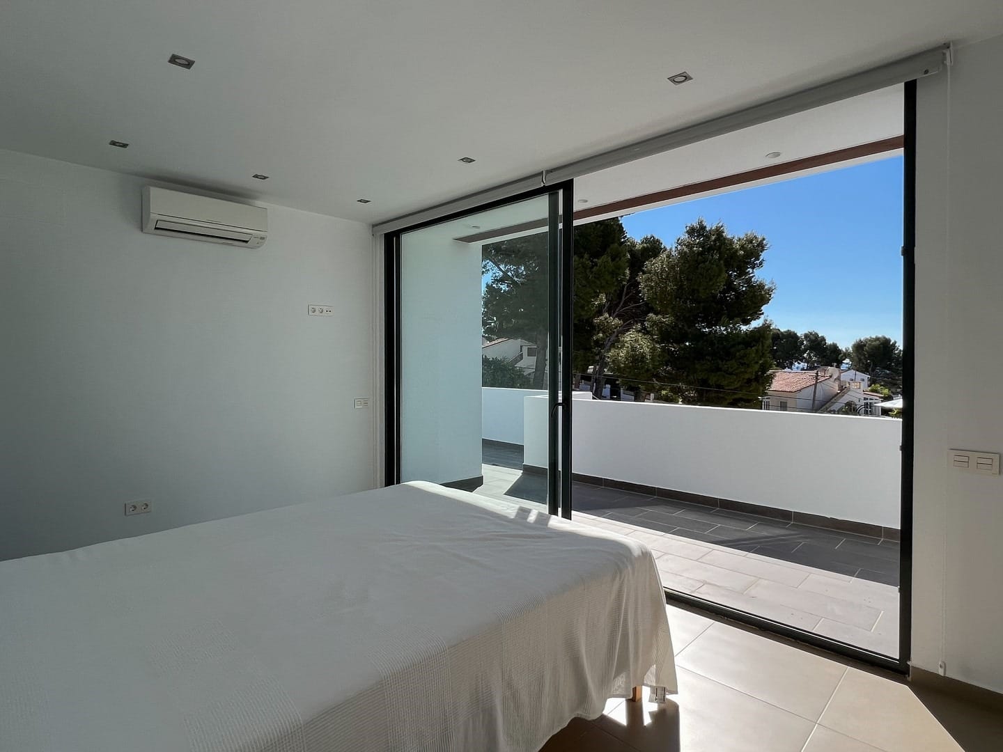 VILLA MODERNE EXCLUSIVE À VENDRE À MORAIRA