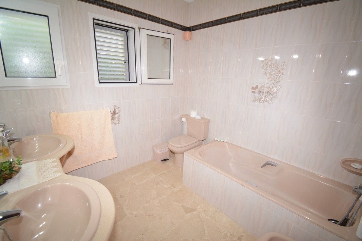 Villa en venta en Denia zona montgo