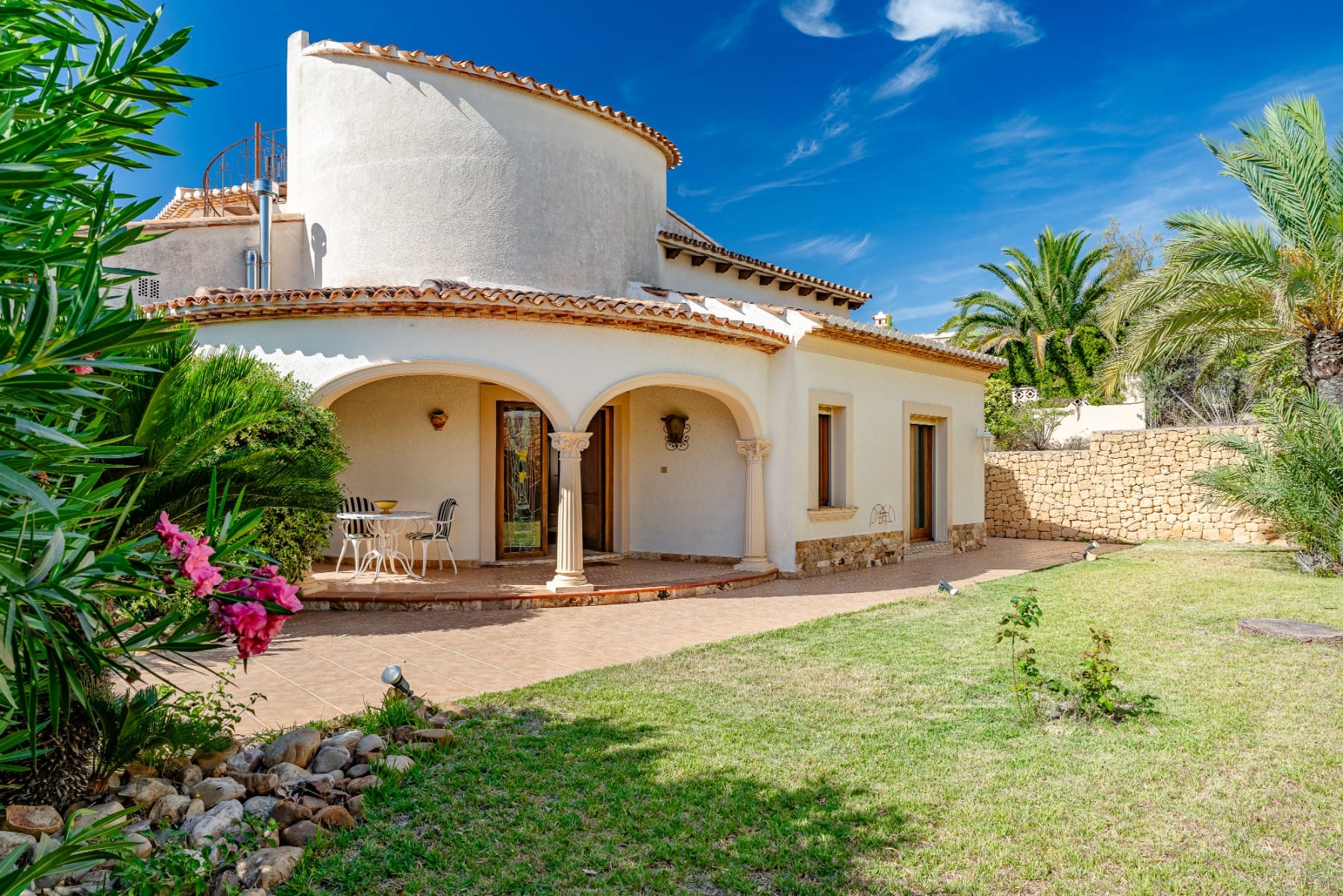 Venta. Chalet/Villa en Moraira
