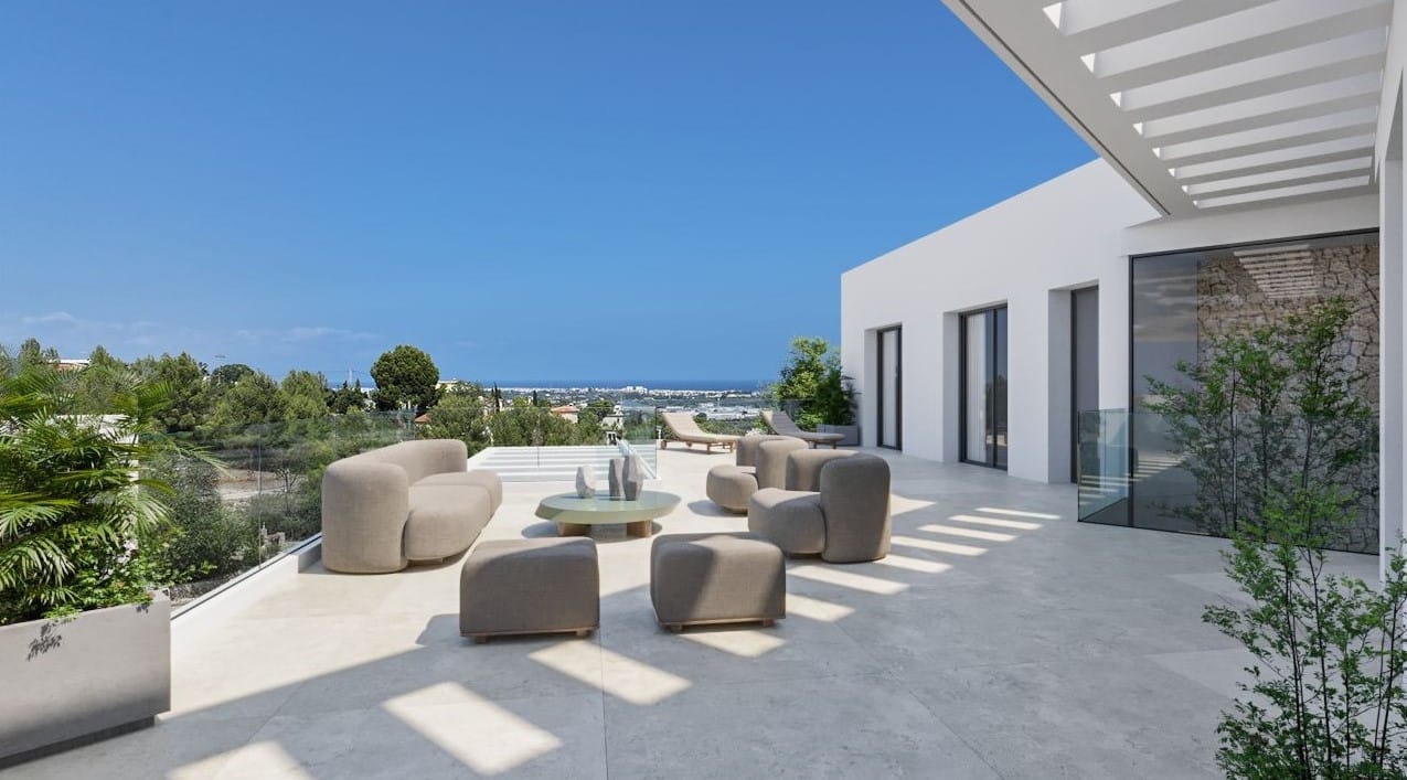 Villa Moderna en Construcción con Vistas al Mar en Dénia