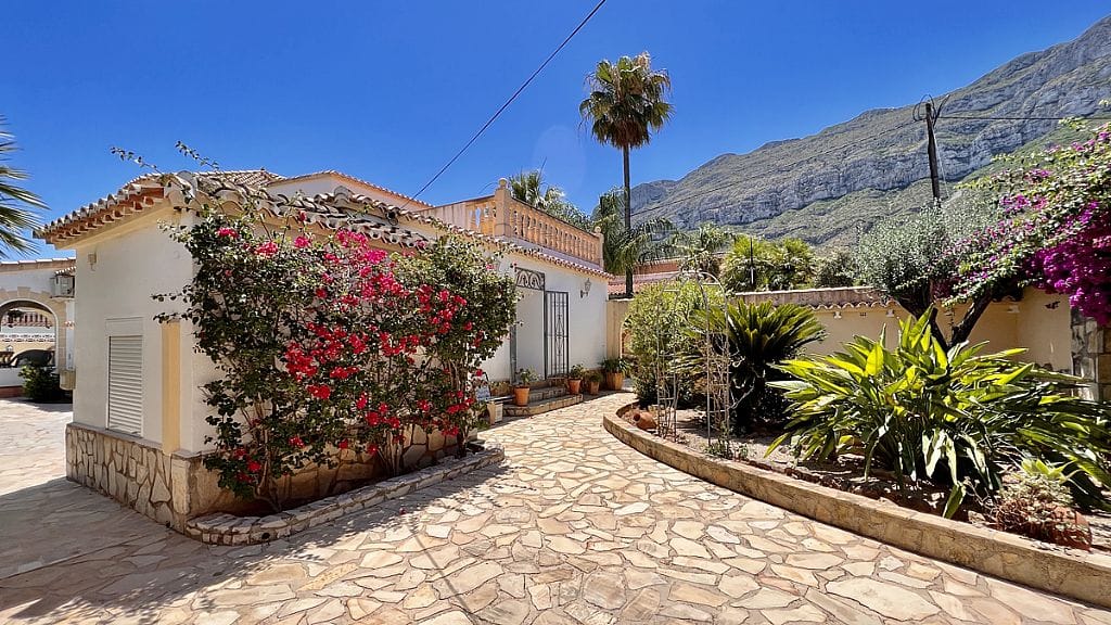 Villa met privé zwembad en uitzicht in Santa Lucia gebied van Denia
