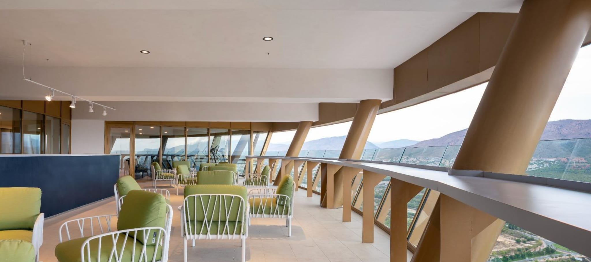 Exclusivo Apartamento de 2 Habitaciones en la Planta 27, Benidorm