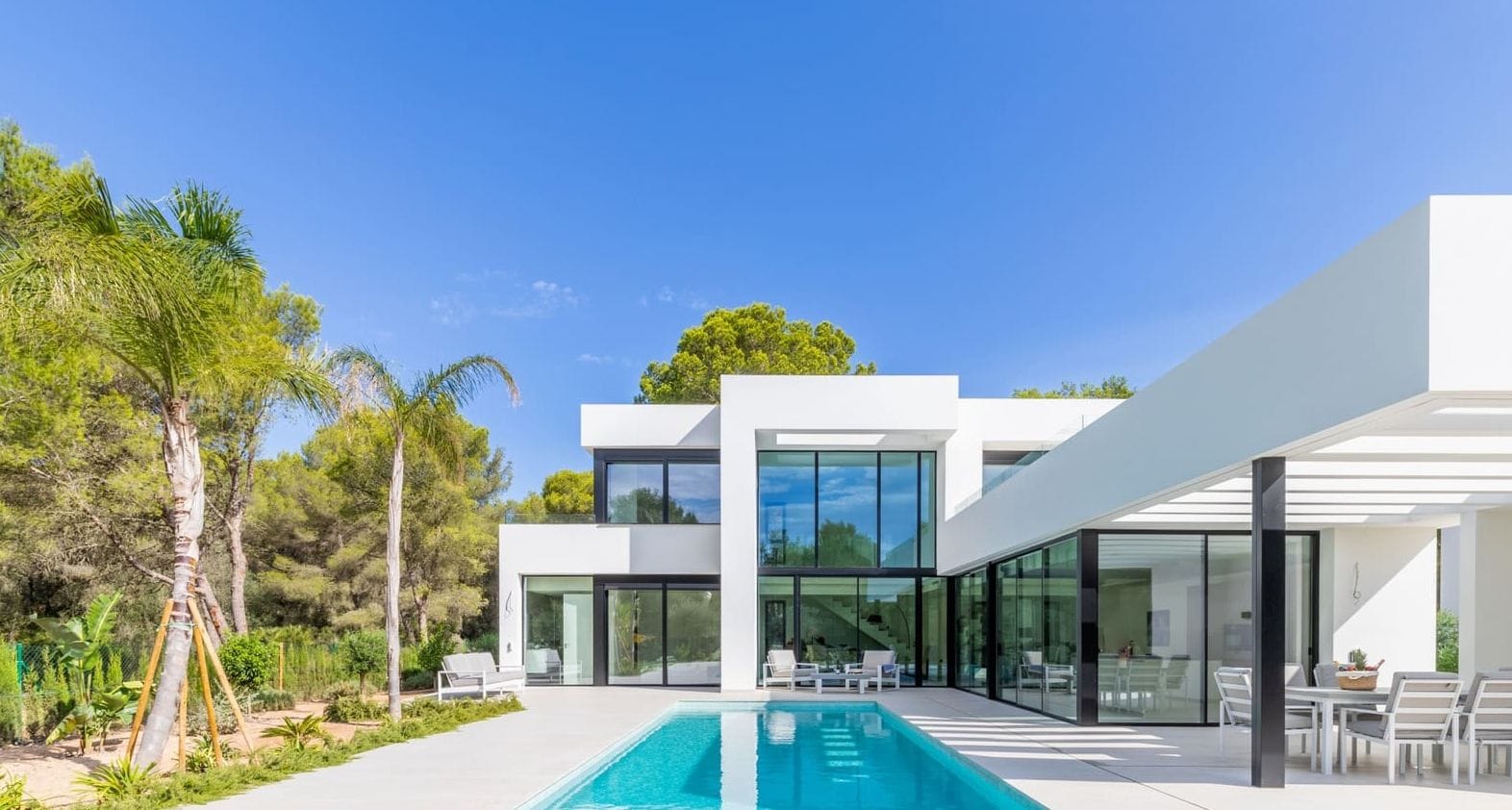 Villa de lujo de obra nueva en Jávea – Parcela sur de 1.032 m², piscina climatizada y alta eficiencia energética