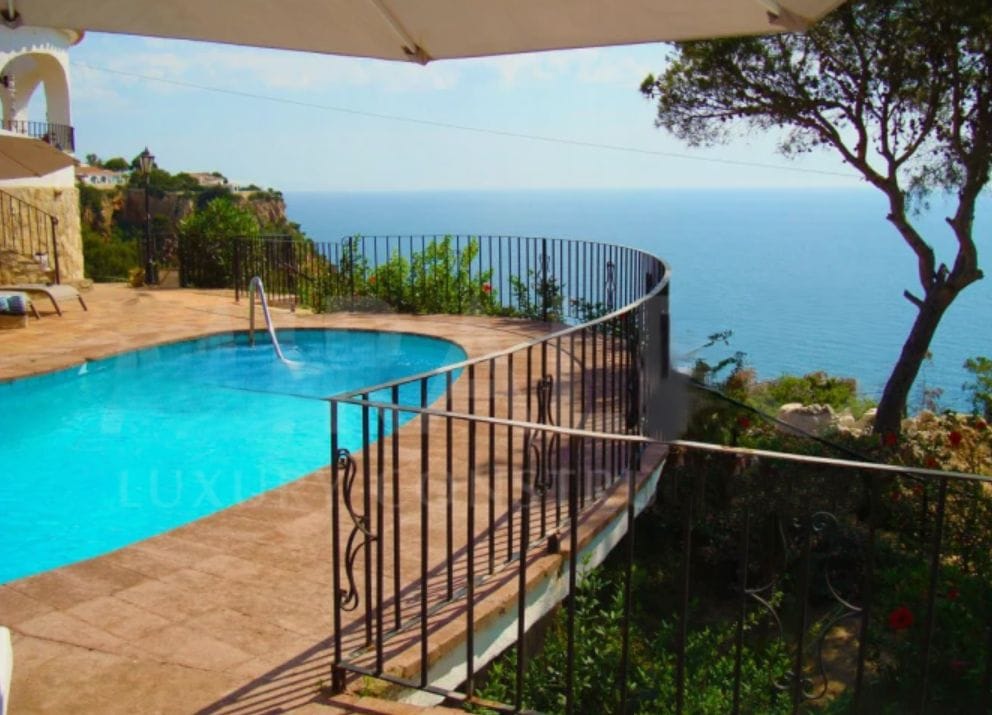 Villa de 3 dormitorios con impresionantes vistas al mar en Javea