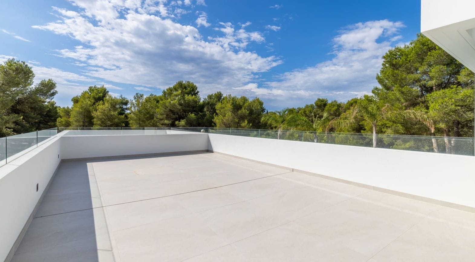Villa de lujo de obra nueva en Jávea – Parcela sur de 1.032 m², piscina climatizada y alta eficiencia energética