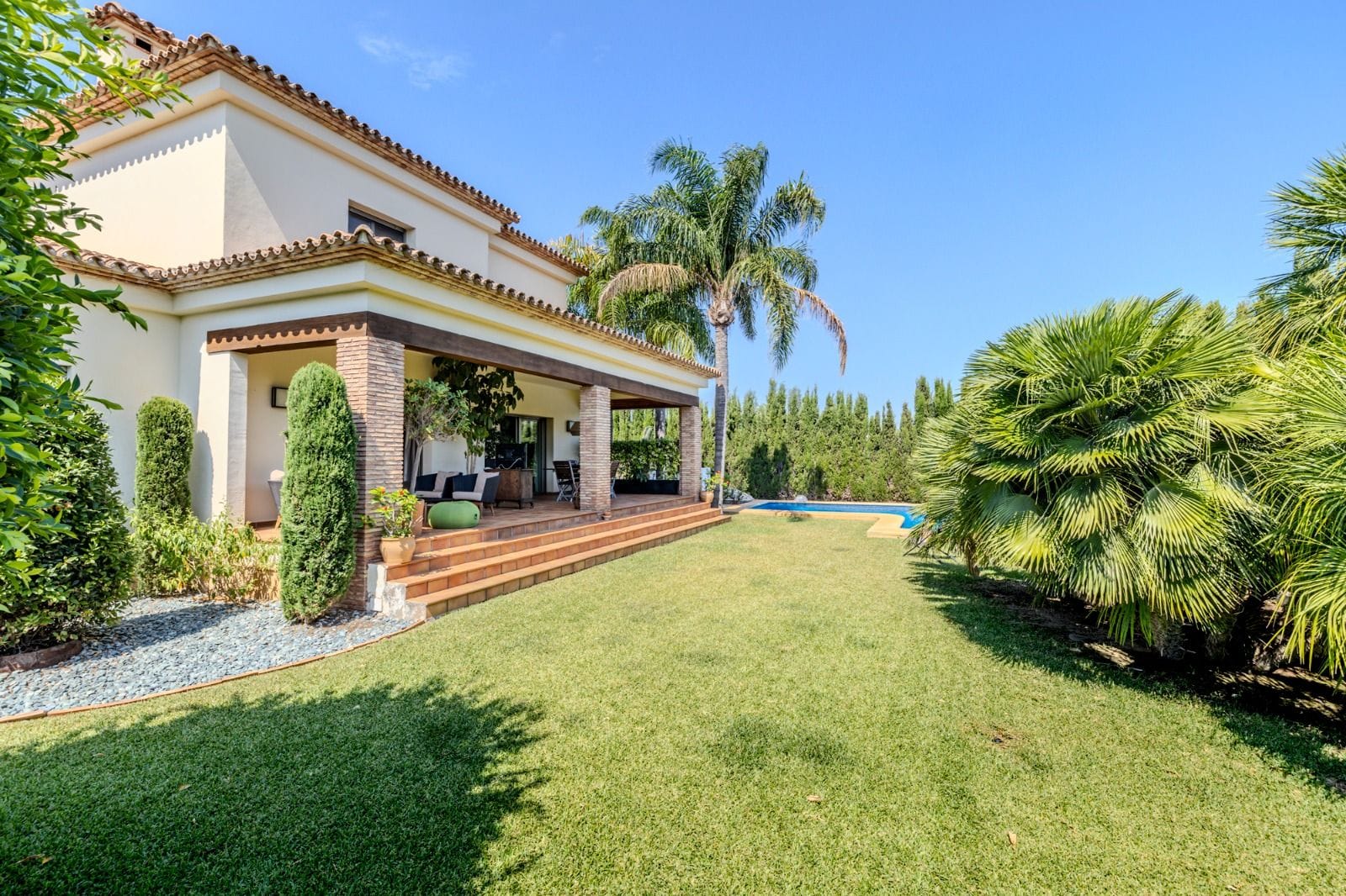 PRECIOSA VILLA EN DENIA MUY CERCA DEL PUEBLO