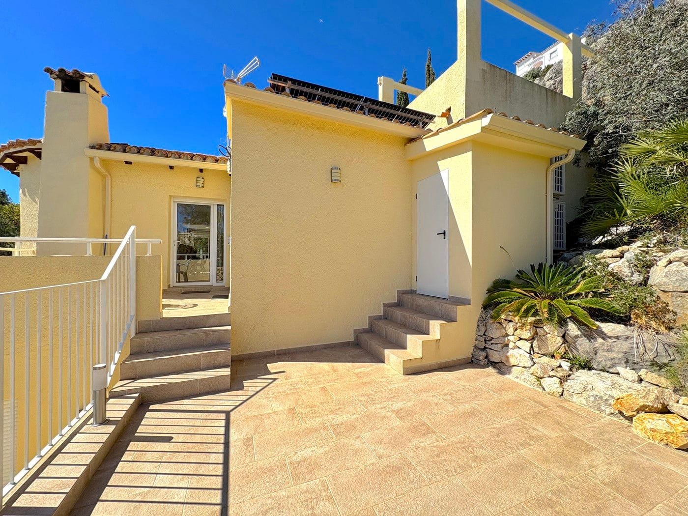 Gerenoveerde villa met zwembad en uitzicht op zee in Cumbre del Sol