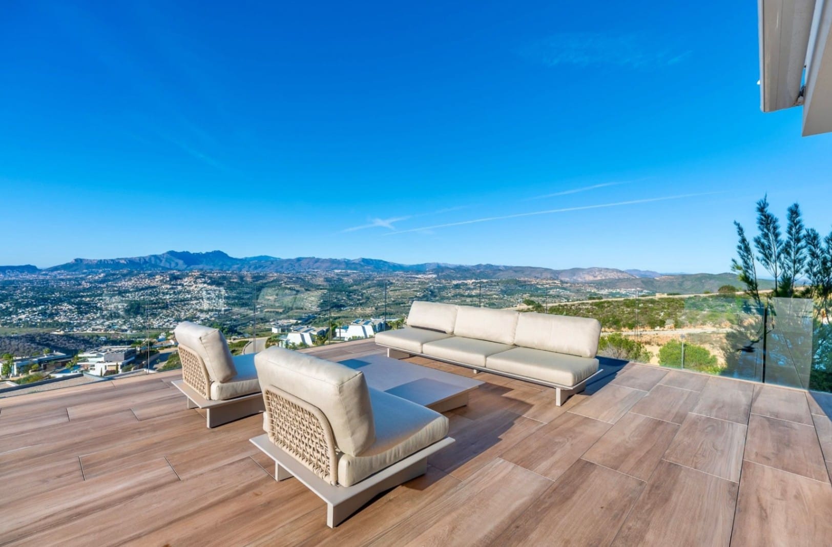 Luxe villa in Moraira met panoramisch uitzicht op zee