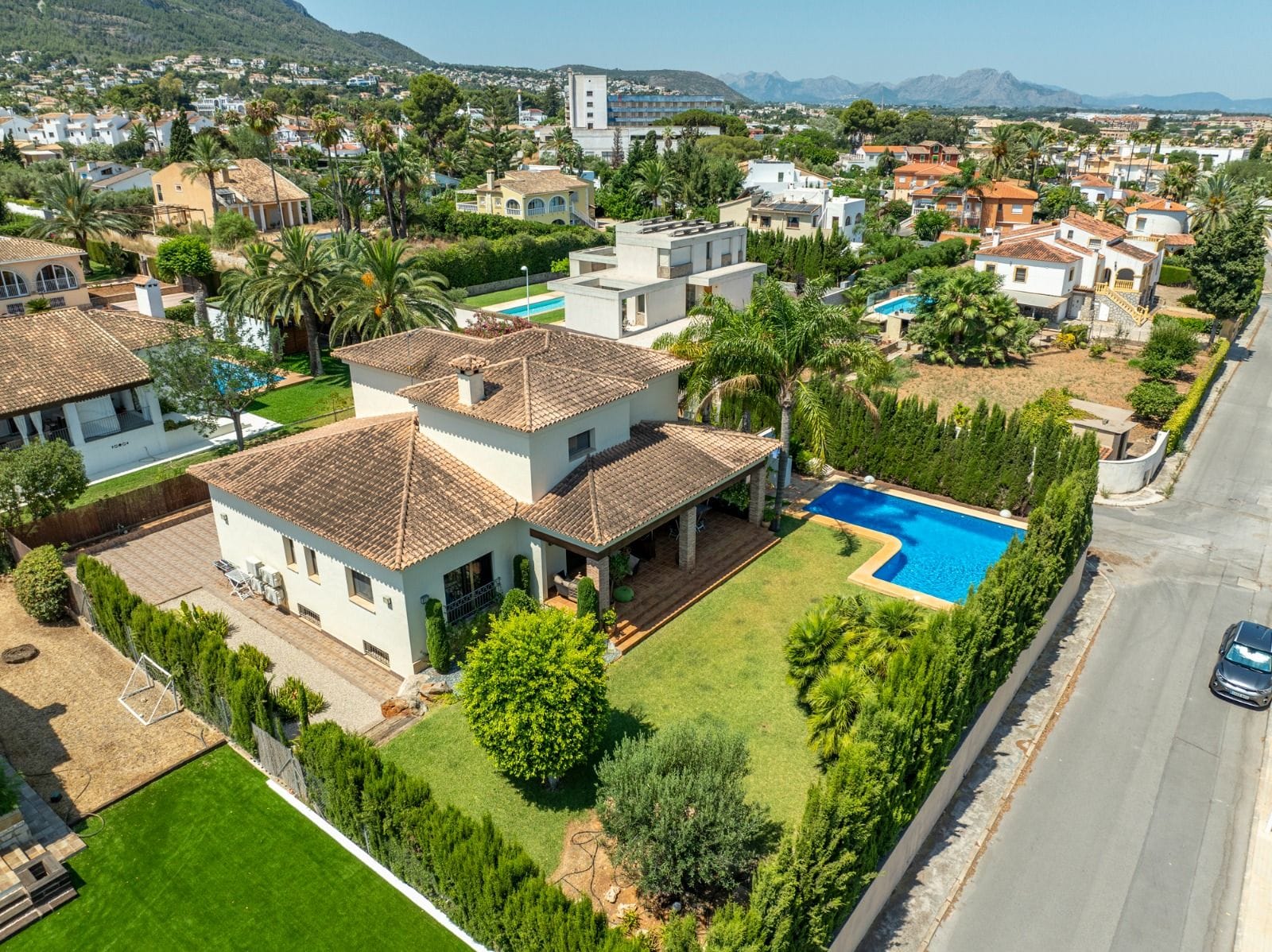 PRECIOSA VILLA EN DENIA MUY CERCA DEL PUEBLO