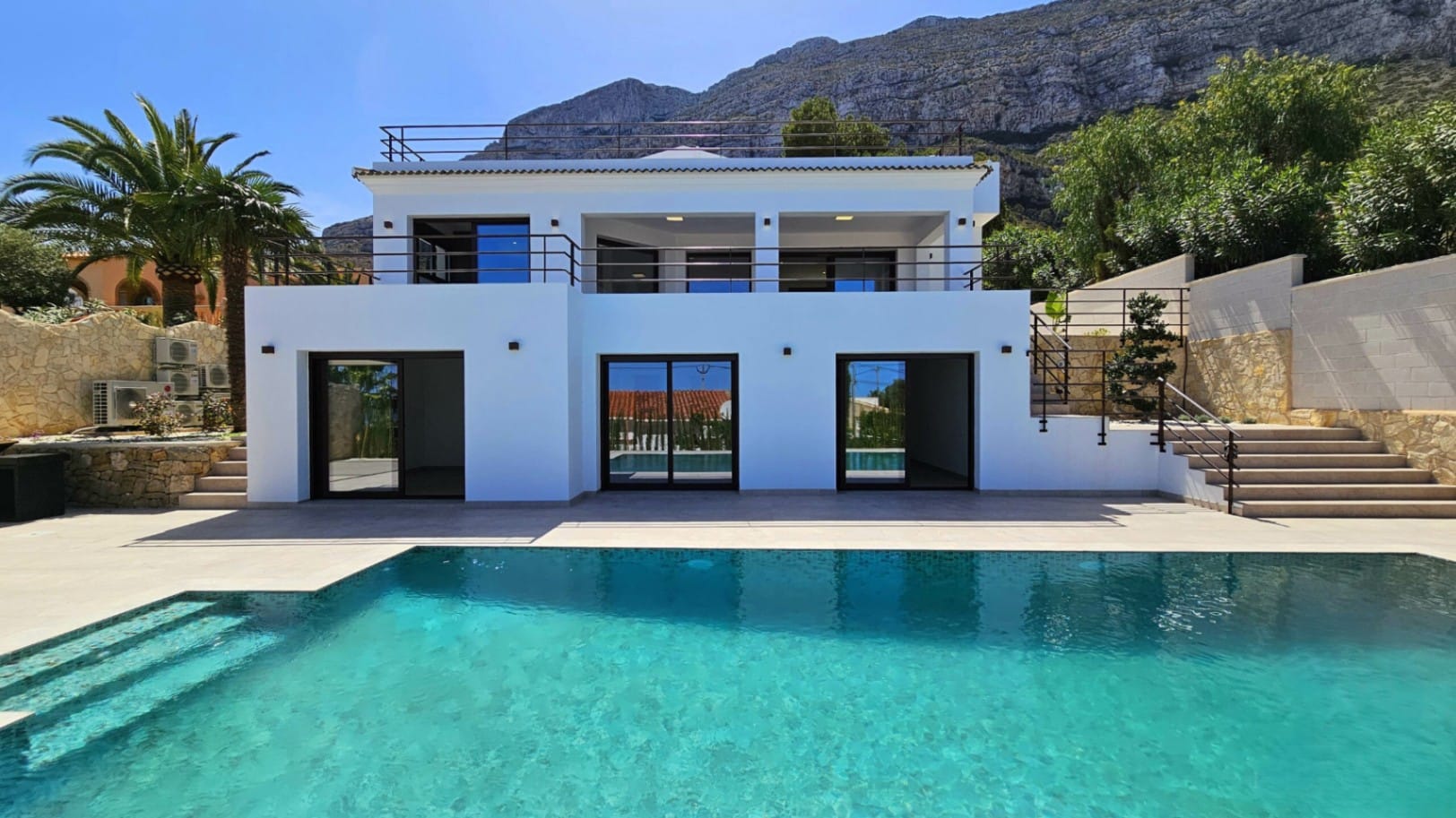 Villa mit 4 Schlafzimmern in Denia, Montgó