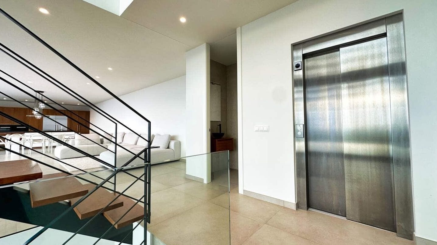 Exclusieve Luxe Villa met Panoramisch Uitzicht op Zee in Benissa