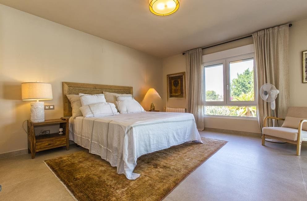 Villa zum Verkauf mit 4 Schlafzimmern und Pool in Denia, Alicante
