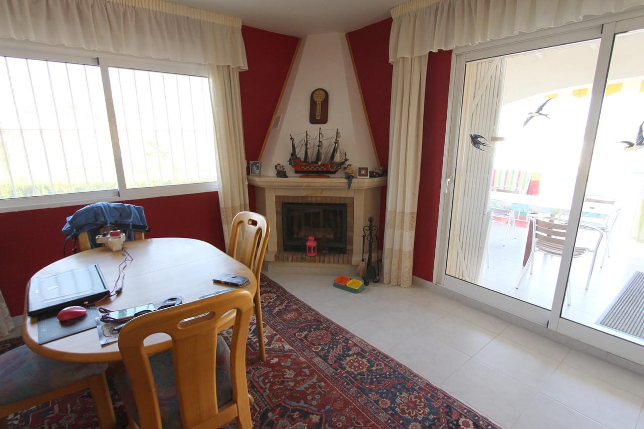 VILLA SPACIEUSE ET SPACIEUSE À CALPE