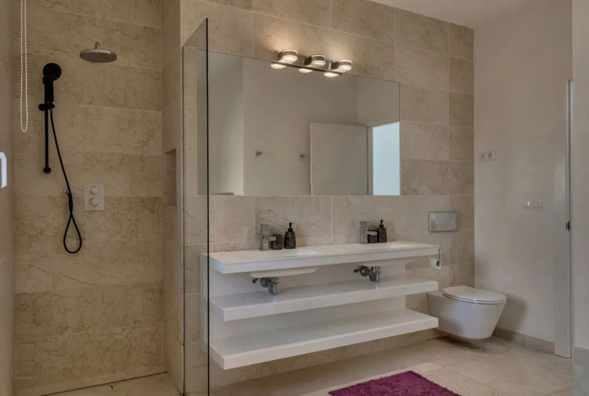 Sea view villa in Moraira with 4 bedrooms