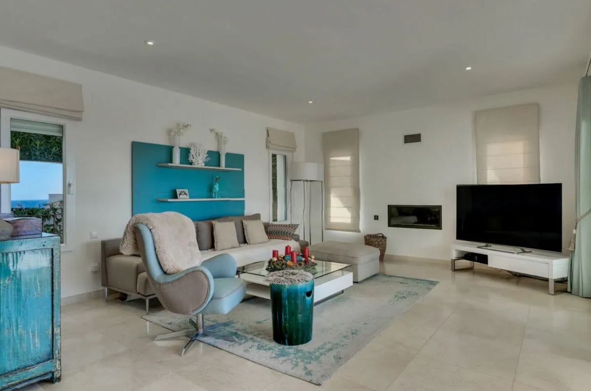 Sea view villa in Moraira with 4 bedrooms