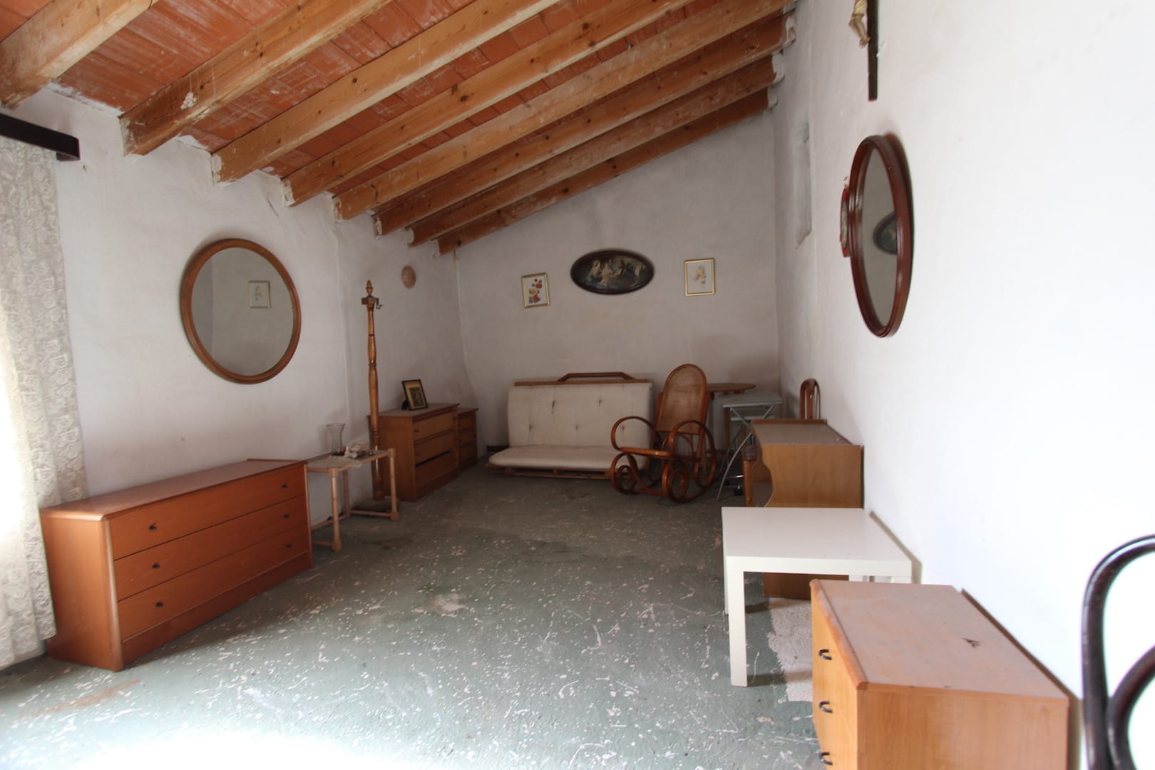 CASA DE PUEBLO EN EL CASCO ANTIGUO