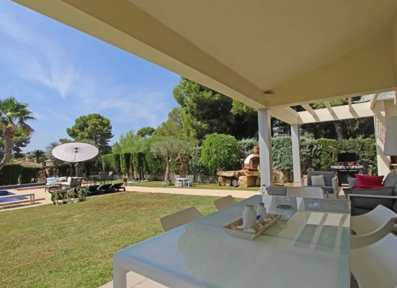 Villa a Solo 400m del Mar en Moraira