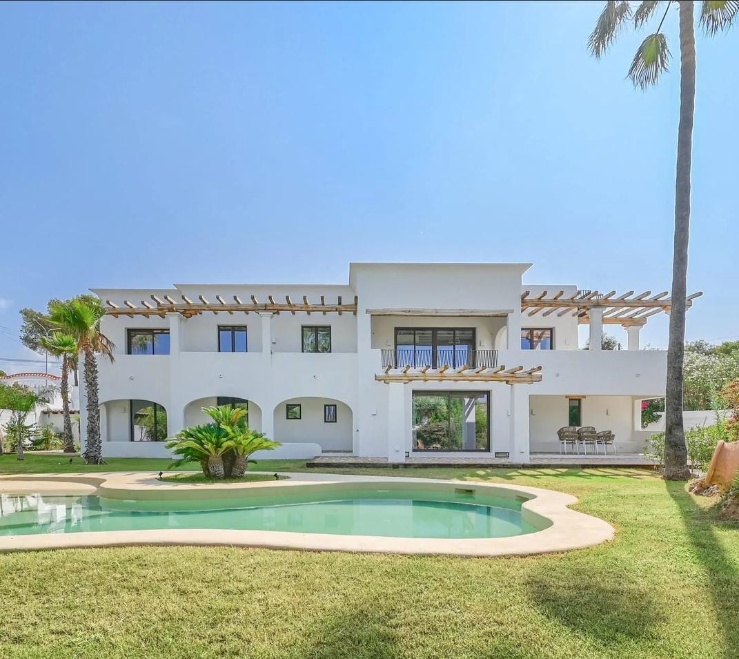 Luxe Villa met Panoramisch Zeezicht in de Benissa Kust