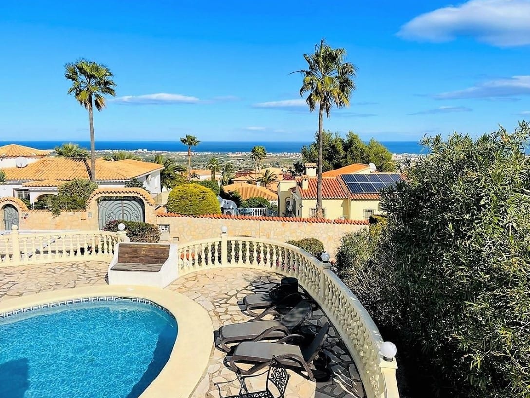 Villa de luxe avec vue imprenable sur la mer à Dénia