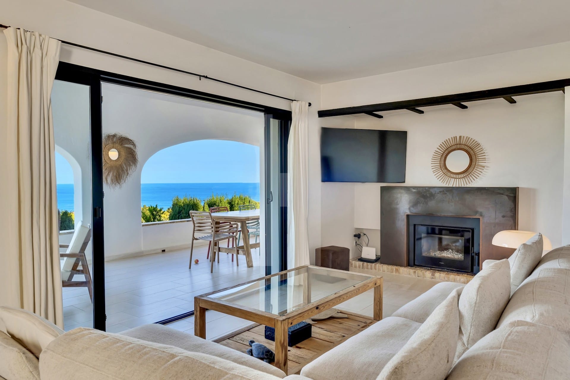 Excepcional villa de 3 dormitorios y piscina y vistas al mar en Denia