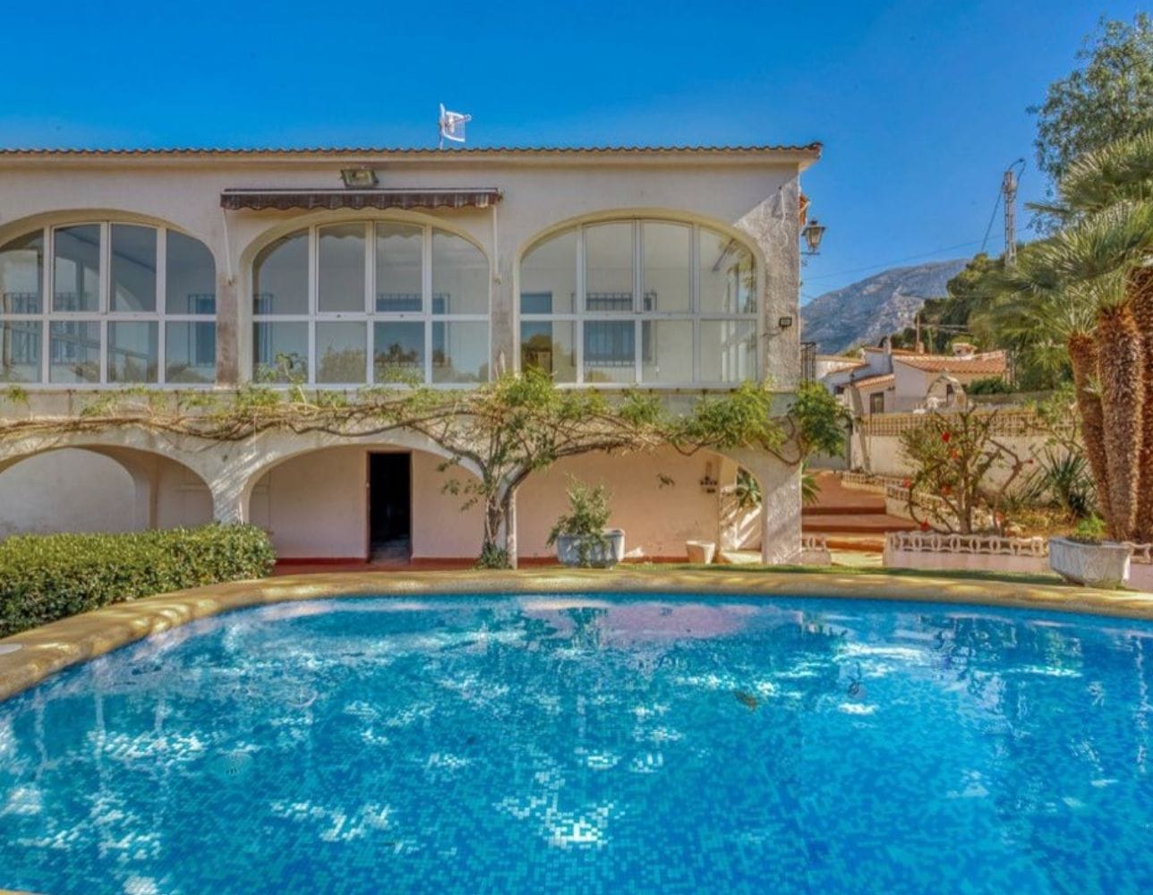 Klassische Villa in Las Rotas, Dénia
